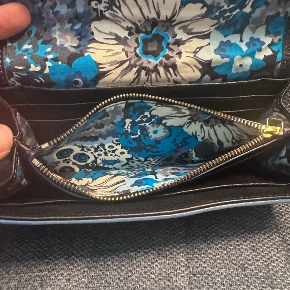 Vera Bradley Black Leather Wallet Clutch with Blue Floral Pattern Inside - Picture 8 of 10